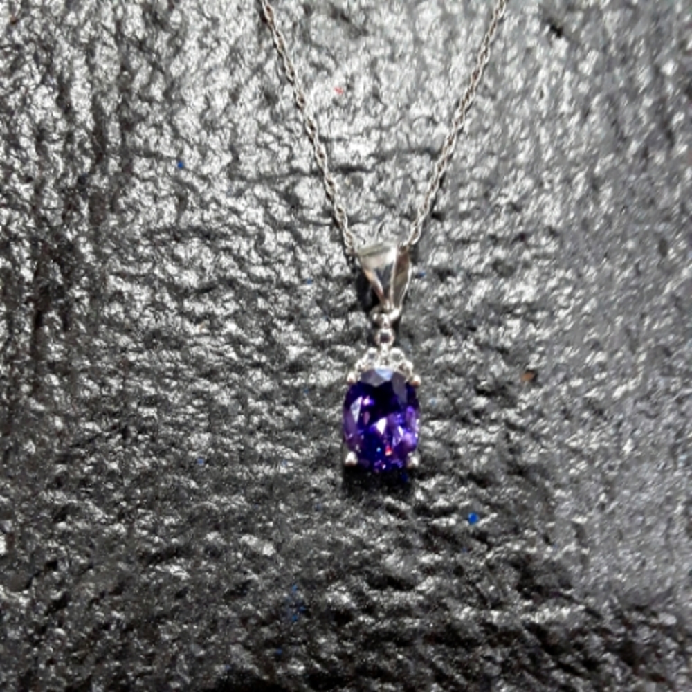 Preowned.925 purple amythest pendant and necklace
